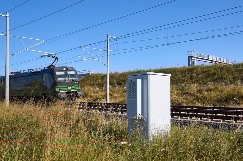 Rail - outdoor enclosure